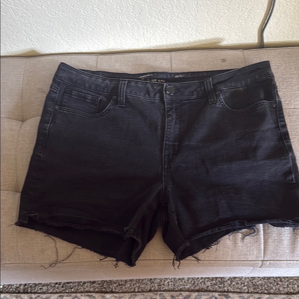Black Jean Shorts with Classic Denim Style